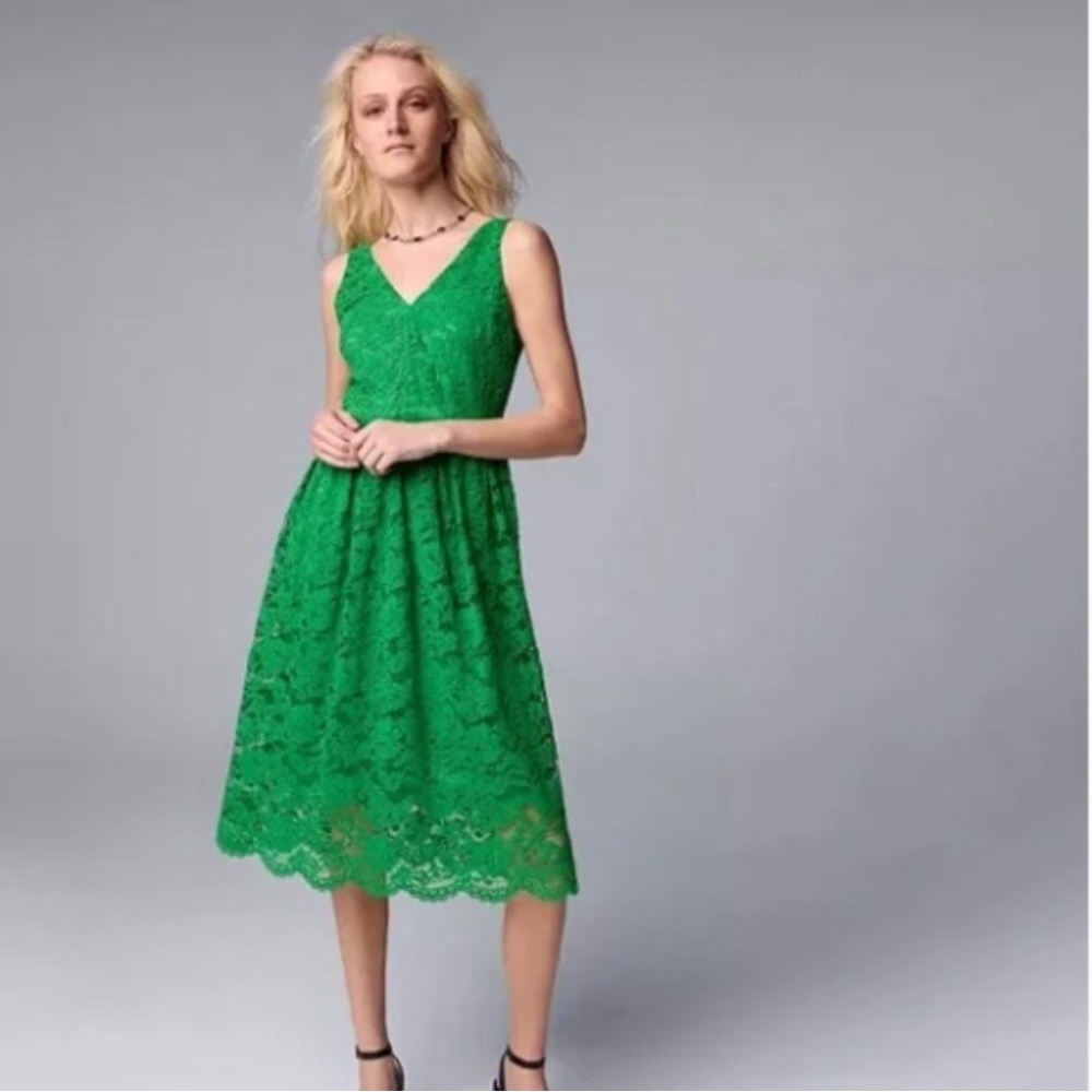 Simply Vera Vera Wang Green lace Sleeveless V-Neck below the knee Dress